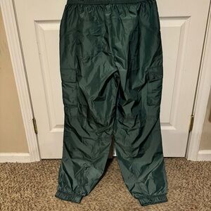 NWT Fabletics Women's Parachute Pants L/10 Cargo Jogger Everpine Shine Yoga